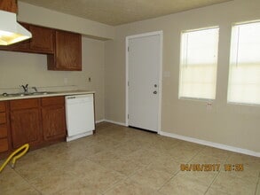 1437 NW Hoover Ave in Lawton, OK - Building Photo - Building Photo