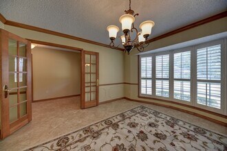 128 Douglas Dr in Bellville, TX - Foto de edificio - Building Photo