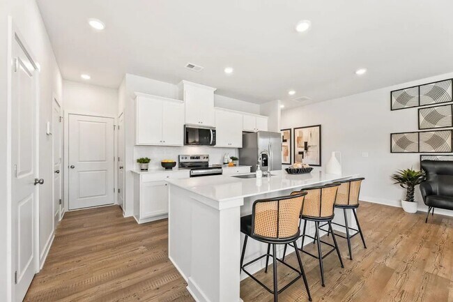 7256 Mulberry St in Flowery Branch, GA - Building Photo - Building Photo