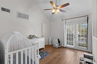 11710 Southlake Dr in Houston, TX - Building Photo - Building Photo