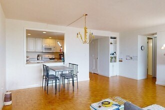 45 Longwood Ave, Unit 812 in Brookline, MA - Building Photo - Building Photo