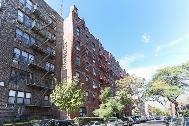 918 E 14th St in Brooklyn, NY - Building Photo - Building Photo