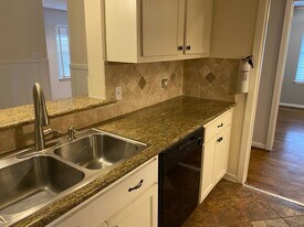 2714 Southmore Ave in Pasadena, TX - Building Photo