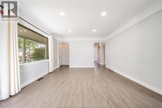 3162 Curry Ave in Windsor, ON - Building Photo - Building Photo