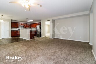 6211 Sparkling Cove Ln in Buford, GA - Building Photo - Building Photo