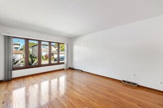 8427 W Windsor Ave-Unit -1 in Chicago, IL - Building Photo - Building Photo