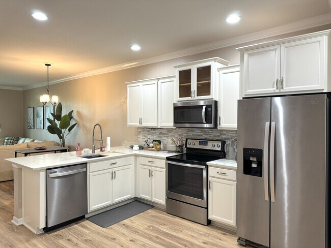 9245 Hillcroft Dr in Riverview, FL - Building Photo - Building Photo
