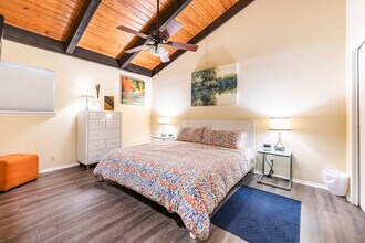 2305 Trailside Dr in Austin, TX - Building Photo - Building Photo