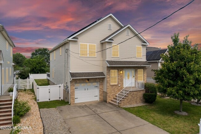 36 Main St in Port Monmouth, NJ - Foto de edificio - Building Photo