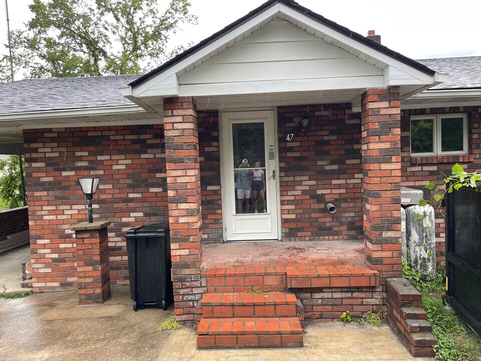 47 Osborne Dr in Carrollton, KY - Building Photo