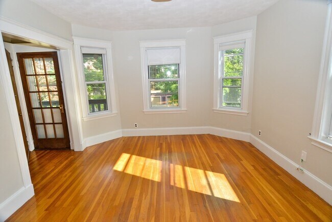 92 Rockview St, Unit #1