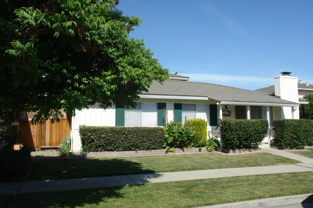 381 Greendale Way in San Jose, CA - Building Photo