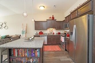 165 Waterhaven Way, Unit 165 Waterhaven in Springboro, OH - Foto de edificio - Building Photo