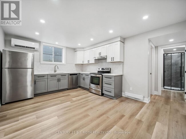 14 Christine Pl in Orillia, ON - Building Photo - Building Photo