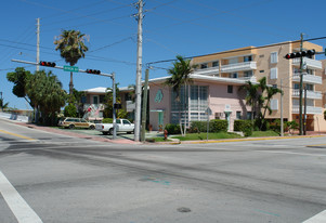 Edgewater Manor Apartments