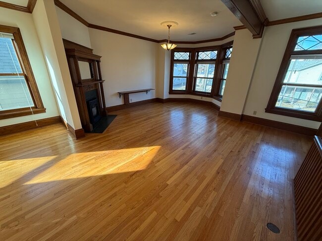 125 E Johnson St, Unit #2 in Madison, WI - Foto de edificio - Building Photo