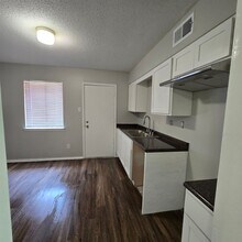 1994 Goldbrier Ln in Memphis, TN - Building Photo - Building Photo