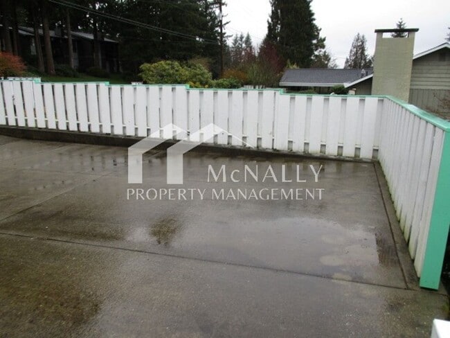 6013 Soundview Dr in Gig Harbor, WA - Building Photo - Building Photo