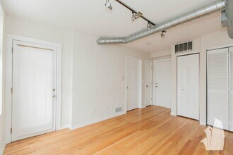 2540 W Leland Ave, Unit b2 in Chicago, IL - Building Photo - Building Photo