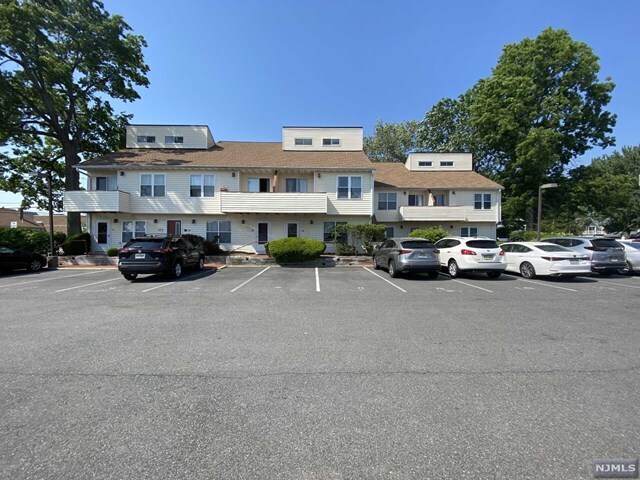 156 Liberty St-Unit -13 in Little Ferry, NJ - Building Photo