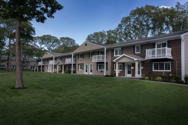 1103 Joyner Pl in Coram, NY - Building Photo - Building Photo