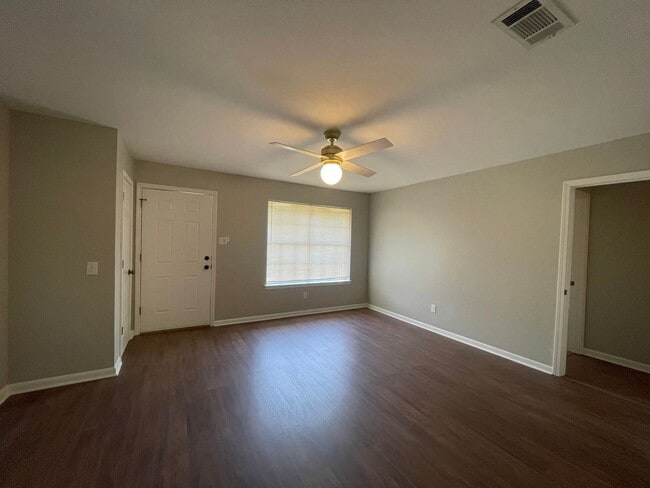 1821 Pluto Dr in Bossier City, LA - Foto de edificio - Building Photo