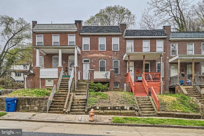 property at 2438 Druid Park Dr