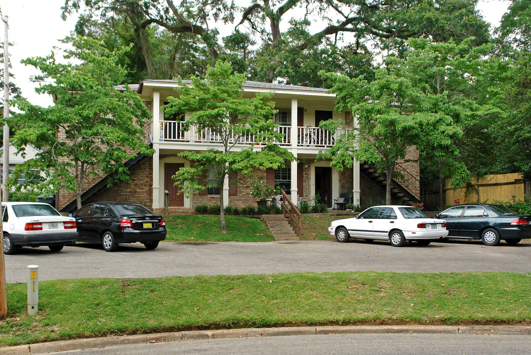 1111 Washington St in Tallahassee, FL - Foto de edificio