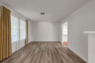 26926 Maplewood Dr in Spring, TX - Building Photo - Building Photo
