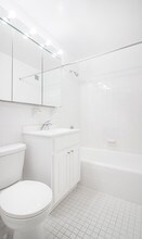 350 W 51st St-Unit -12F in New York, NY - Building Photo - Building Photo