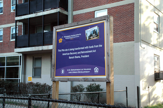 Fairhill Apartments in Philadelphia, PA - Foto de edificio - Building Photo