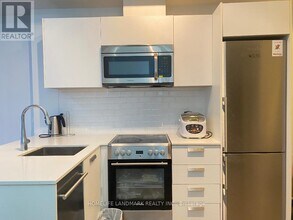 57 St Joseph St in Toronto, ON - Building Photo - Building Photo