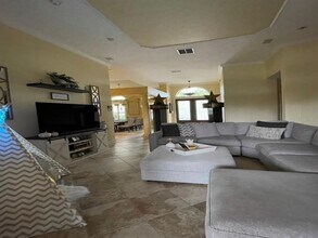 242 Lakeridge Ct in Winter Springs, FL - Foto de edificio - Building Photo