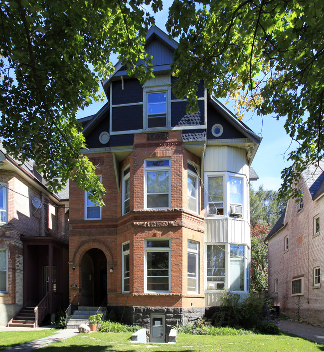151 Dunn Ave in Toronto, ON - Building Photo - Building Photo