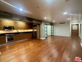 416 S Spring St in Los Angeles, CA - Building Photo