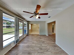 4237 Charing Cross Rd in Sarasota, FL - Building Photo - Building Photo