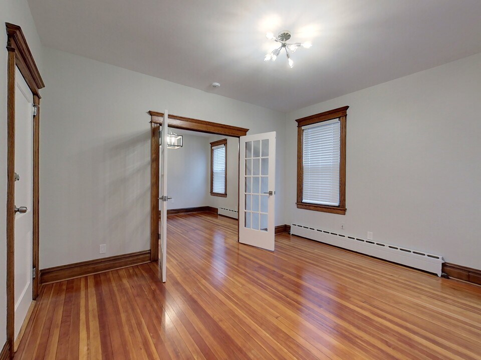 314       3rd St in Union City, NJ - Building Photo