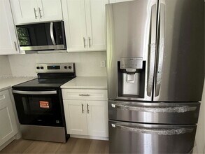 15749 Woodgate Ct in Sunrise, FL - Building Photo - Building Photo