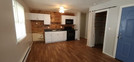 510 S Clayton St, Unit 3 in Bloomington, IL - Building Photo - Building Photo