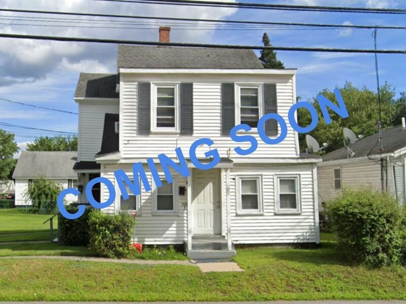 106 Washington St in Rochester, NH - Building Photo