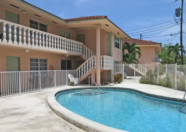 431 W Camino Real in Boca Raton, FL - Building Photo - Building Photo