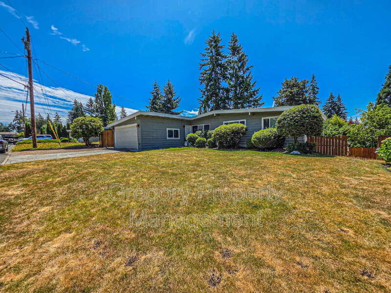16019 NE 3rd St in Bellevue, WA - Building Photo