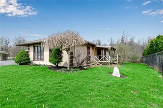 9400 Wehrle Dr in Clarence, NY - Building Photo - Building Photo