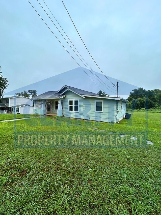property at 920 East Ave