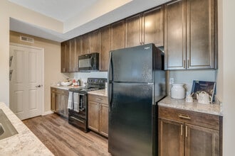 Seattle House in Delaware, OH - Building Photo - Building Photo