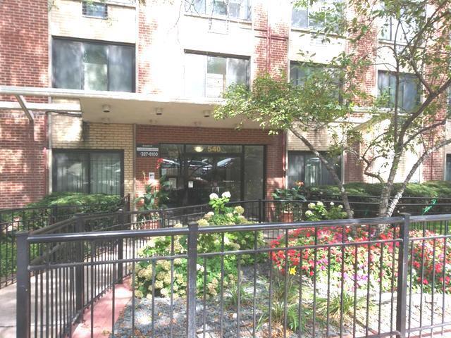 property at 540 W Roscoe St