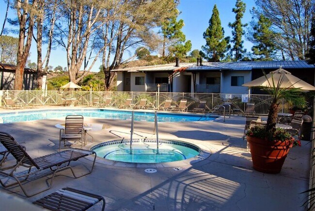 1820 S El Camino Real, Unit 207 in Encinitas, CA - Building Photo - Building Photo
