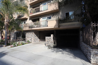 662 S St Andrews Pl in Los Angeles, CA - Building Photo - Building Photo