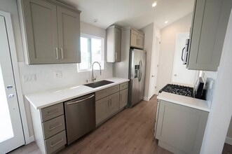 325 N La Fayette Park Pl in Los Angeles, CA - Building Photo - Building Photo