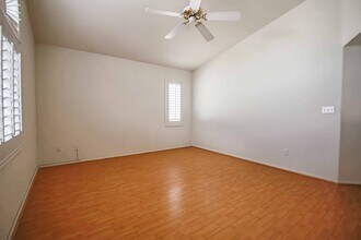 10412 Shadowland Ave in Las Vegas, NV - Building Photo - Building Photo